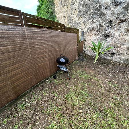 Villa Au Calme Avec Jacuzzi, Villa Le Boursoie Les Abymes Exterior photo